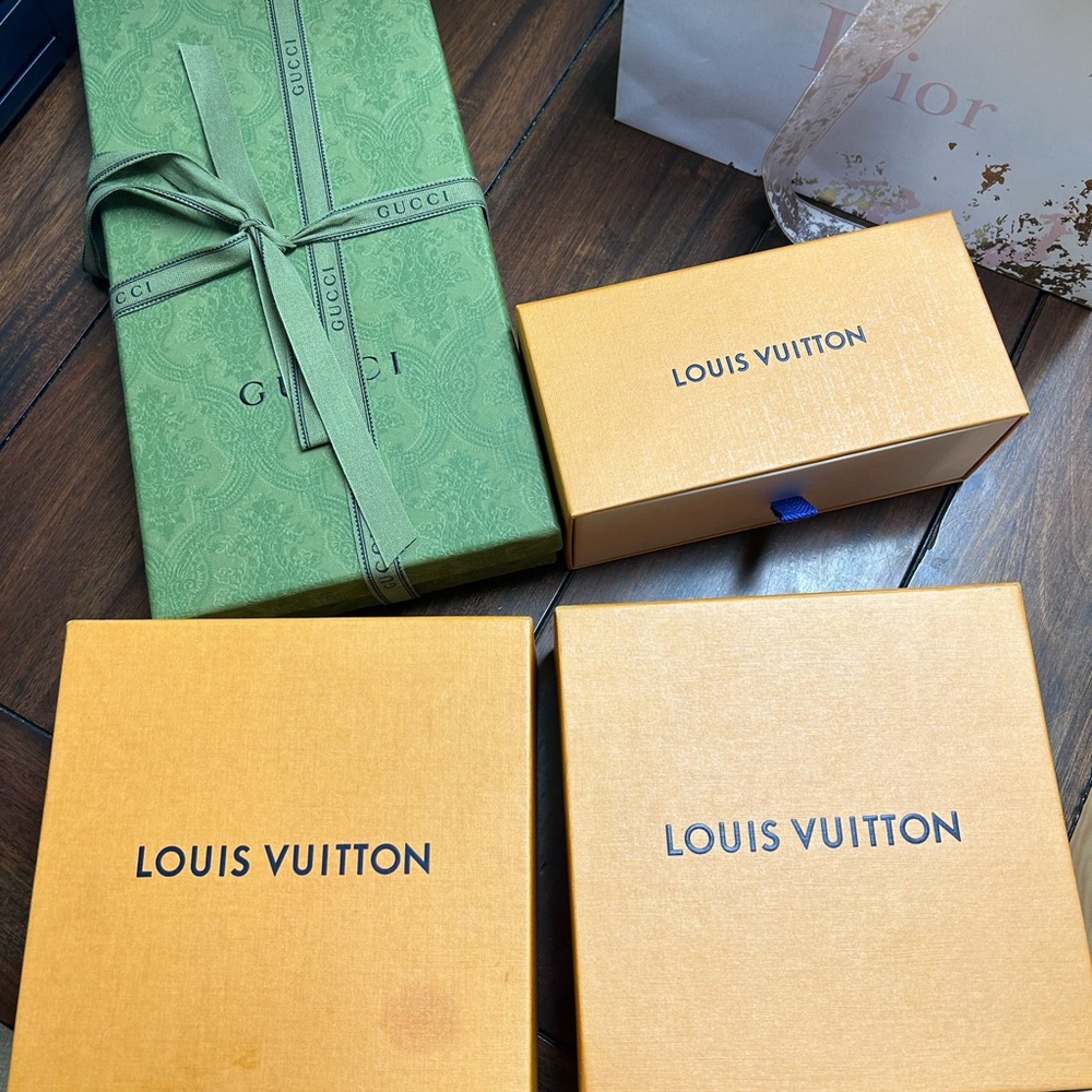 Authentic boxes and bags